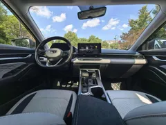 2022 Geely Emgrand 4th Gen 1.5L CVT Flagship — фото 8
