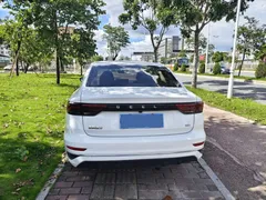 2022 Geely Emgrand 4th Gen 1.5L CVT Luxury, белый — фото 12