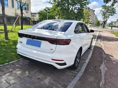 2022 Geely Emgrand 4th Gen 1.5L CVT Luxury, белый — фото 13