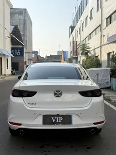 2022 Mazda Mazda3 2.0L AT, белый — фото 7