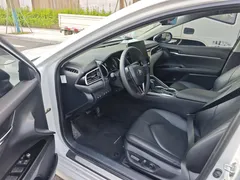 2021 Toyota Camry 2.0G Luxury, белый — фото 5