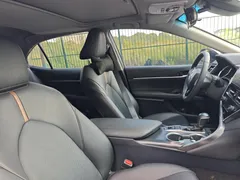 2021 Toyota Camry 2.0G Luxury, белый — фото 10
