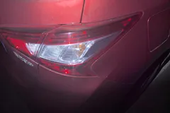 2021 Nissan Tiida 1.6L CVT, красный — фото 8