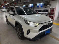 2023 Toyota RAV4 2.0L CVT 2WD 20th Anniversary Platinum, белый — фото 2