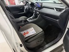 2023 Toyota RAV4 2.0L CVT 2WD 20th Anniversary Platinum, белый — фото 6