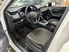 2023 Toyota RAV4 2.0L CVT 2WD 20th Anniversary Platinum, белый — фото 8
