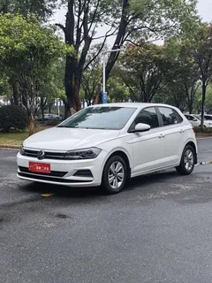2021 Volkswagen Polo Plus 1.5L AT, белый — фото 1