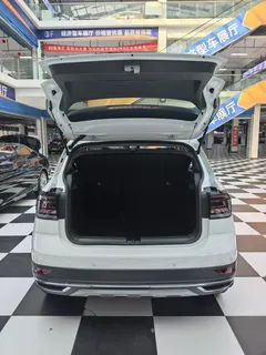 2021 Volkswagen Tacqua 1.5L AT Comfort, белый — фото 15