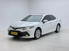 2022 Toyota Camry 2.0G Luxury, белый — фото 1