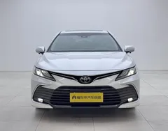 2022 Toyota Camry 2.0G Luxury, белый — фото 2