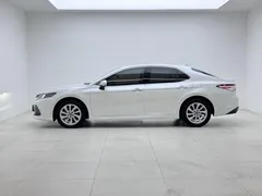 2022 Toyota Camry 2.0G Luxury, белый — фото 4