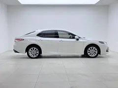 2022 Toyota Camry 2.0G Luxury, белый — фото 8