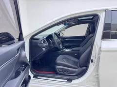 2022 Toyota Camry 2.0G Luxury, белый — фото 11