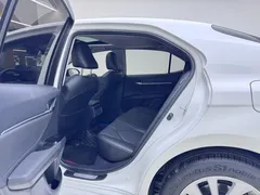 2022 Toyota Camry 2.0G Luxury, белый — фото 12
