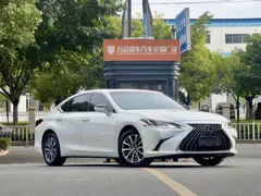 2022 Lexus ES 200 Excellence, белый — фото 3