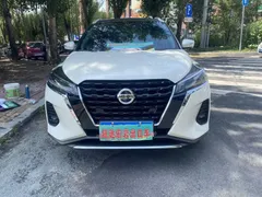2022 Nissan Kicks 1.5L XV CVT Luxury, белый — фото 2