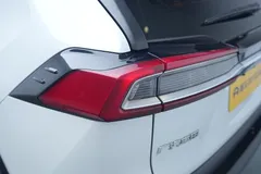 2022 Toyota Wildlander 2.0L 2WD Leading, белый — фото 18