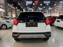 2022 Toyota Yaris L Zhixuan X 1.5L CVT Luxury Plus, белый — фото 8