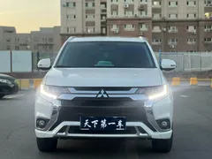2021 Mitsubishi Outlander 2.4L 4WD 7-seat, белый — фото 2