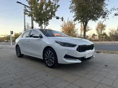 2021 Kia Cerato 1.5L CVT Fashion, белый — фото 3