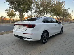 2021 Kia Cerato 1.5L CVT Fashion, белый — фото 8