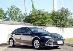 2023 Toyota Camry 2.0G Luxury, чёрный — фото 3