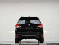 2022 Subaru Forester 2.0i AWD Luxury, чёрный — фото 5