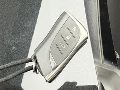 2021 Lexus ES 200 Excellence, чёрный — фото 18