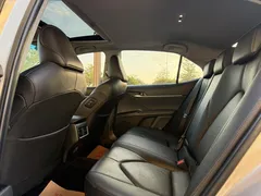 2023 Toyota Camry 2.0G Luxury — фото 6