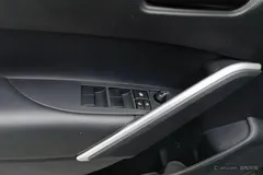 2023 Toyota Frontlander 2.0L CVT Leading, чёрный — фото 11