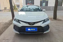 2021 Toyota Camry 2.0G Luxury, белый — фото 3