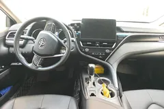 2021 Toyota Camry 2.0G Luxury, белый — фото 13