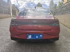 2022 Hyundai Elantra 1.5L CVT LUX Premium, красный — фото 4