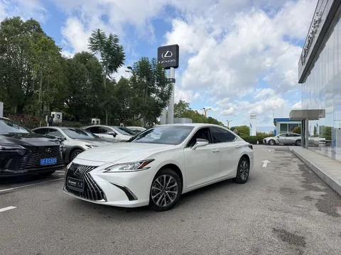 2022 Lexus ES 200 Excellence
