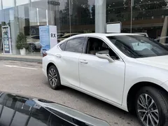 2022 Lexus ES 200 Excellence, белый — фото 4