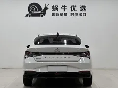 2022 Hyundai Elantra 1.5L CVT LUX Premium, белый — фото 4