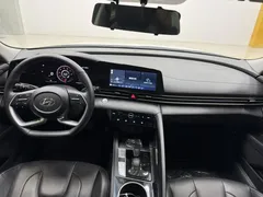 2022 Hyundai Elantra 1.5L CVT LUX Premium, белый — фото 9