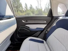 2022 Geely Emgrand 4th Gen 1.5L CVT Flagship, белый — фото 9