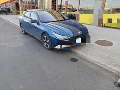 2021 Hyundai Elantra 1.5L CVT LUX Premium, синий — фото 2