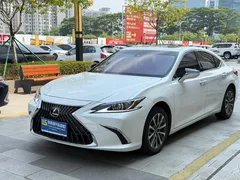 2022 Lexus ES 200 Excellence, белый — фото 1