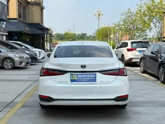 2022 Lexus ES 200 Excellence, белый — фото 5