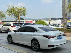 2022 Lexus ES 200 Excellence, белый — фото 6
