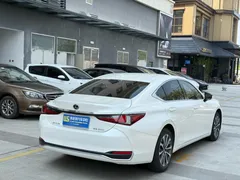 2022 Lexus ES 200 Excellence, белый — фото 7