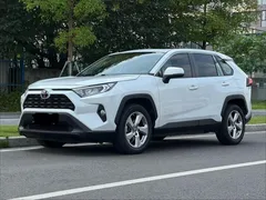 2022 Toyota RAV4 2.0L CVT 2WD Fashion, белый — фото 1