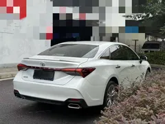 2021 Toyota Avalon 2.5L Luxury, белый — фото 4