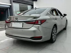 2022 Lexus ES 200 Luxury — фото 18