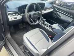 2022 Geely Emgrand 4th Gen 1.5L CVT Flagship — фото 4