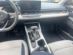 2022 Geely Emgrand 4th Gen 1.5L CVT Flagship — фото 7