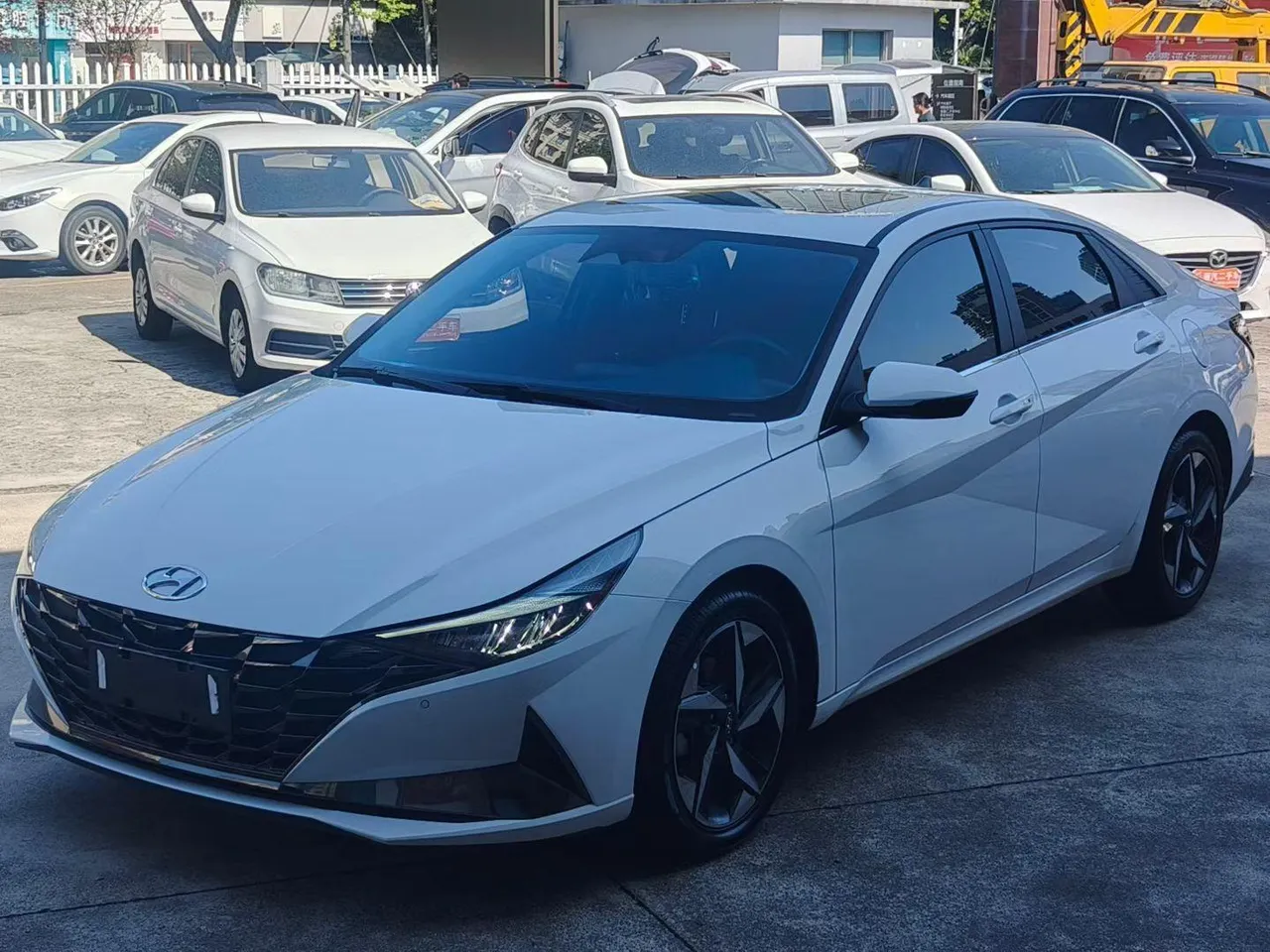 2021 Hyundai Elantra 1.5L CVT LUX Premium