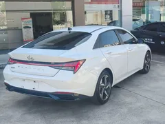 2021 Hyundai Elantra 1.5L CVT LUX Premium, белый — фото 8